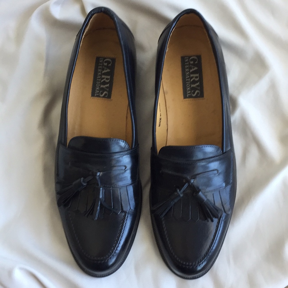 Garys Internationals black loafers